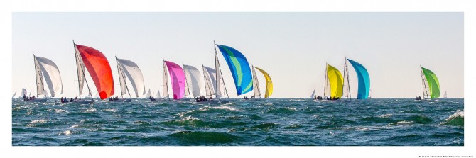 Photo Descente sous spi, voiliers en régate par Philip Plisson