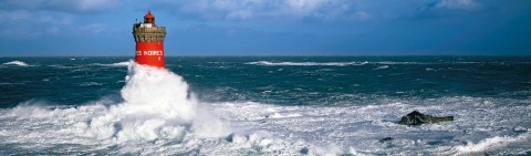 Photo The Pierres Noires lighthouse off Pointe Saint-Mathieu par Guillaume Plisson