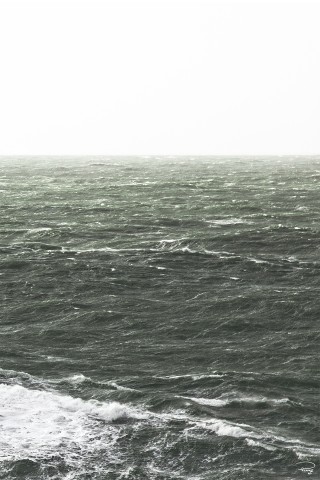 Photo Le phare de la Jument, Finistère, Bretagne par Philip Plisson