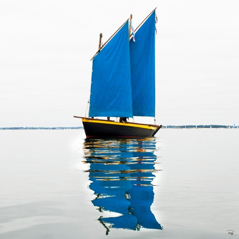 Photo Sinagot aux voiles bleues par Philip Plisson