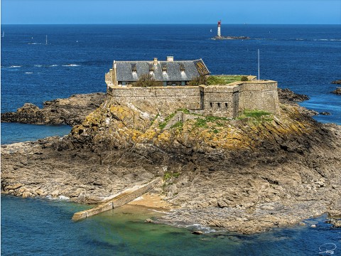 Photo Harbour Island in front of Dinard, Brittany par Philip Plisson