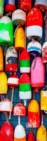 Photo Bouées de pêche, flotteurs multicolores par Philip Plisson