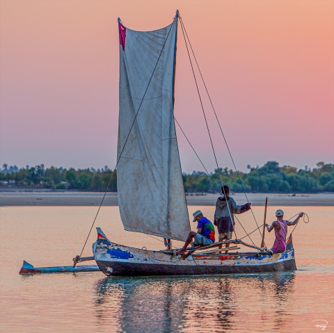 Photo En pêche un petit matin à Madagascar par Philip Plisson
