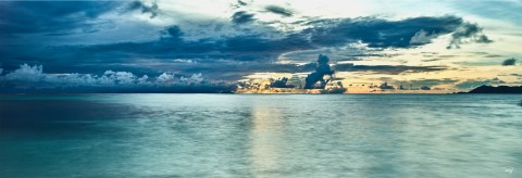 Photo The rain is approaching par Philip Plisson