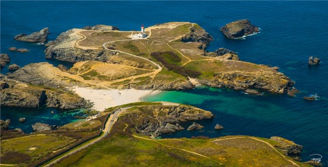 Photo The Pointe des Poulains beach and lighthouse - Belle Ile en mer par Philip Plisson