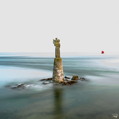 Photo Notre Dame de Kerdro - Pointe de Kerpenhir par Philip Plisson
