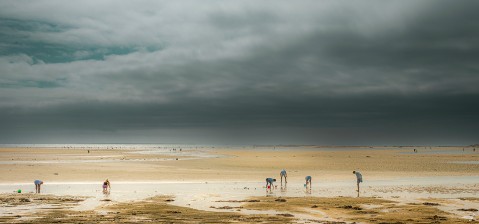 Photo Pêche à pied avant le grain par Philip Plisson
