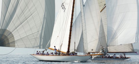 Photo Elegant classic yachts par Philip Plisson