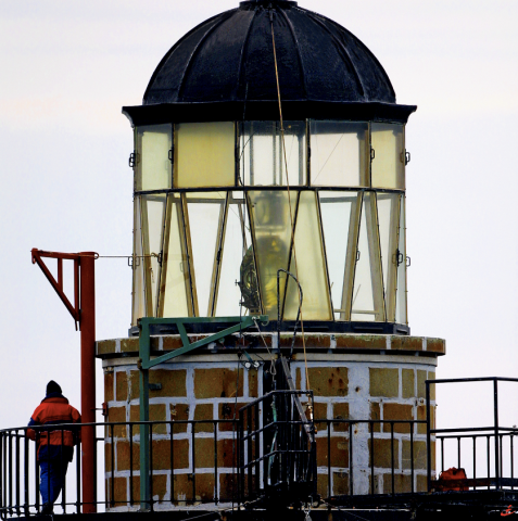 Photo La lentille du phare d'Ar Men par Philip Plisson
